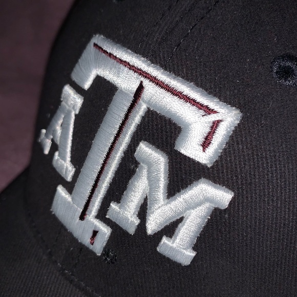 🏈🏟️ Texas A&M Aggies Structured Double Time Hat 🏟️🔴 - Picture 2 of 7